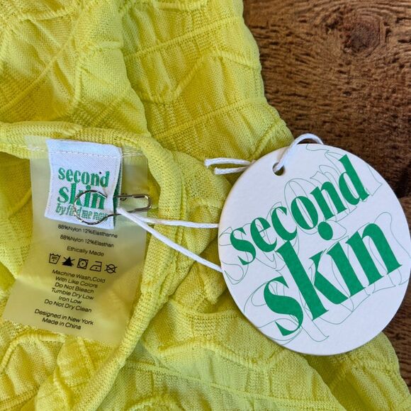 Find Me Now Second Skin Ross Yellow Bodycon Mini Dress Backless Textured NEW Med - Picture 6 of 7